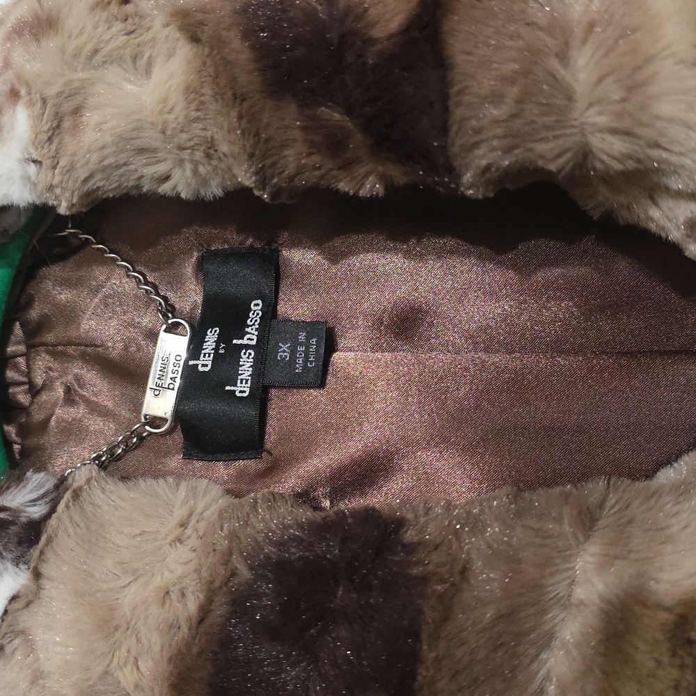 Dennis Basso Luxurious Brown and Cream Teddy Jacket - Picture 2 of 7